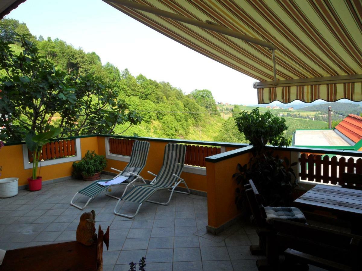 Weingut Stoff Kitzeck im Sausal Exterior foto