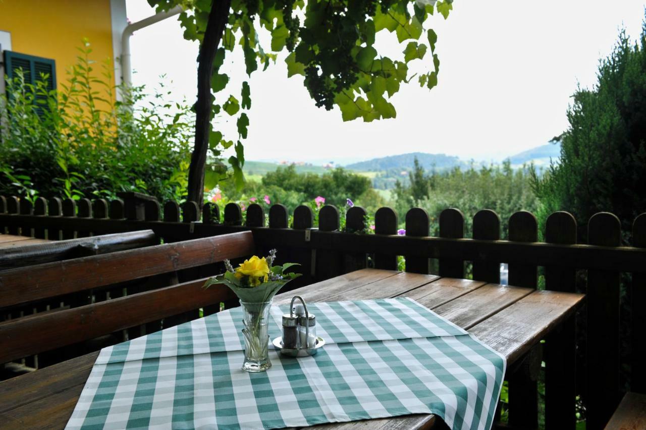 Weingut Stoff Kitzeck im Sausal Exterior foto